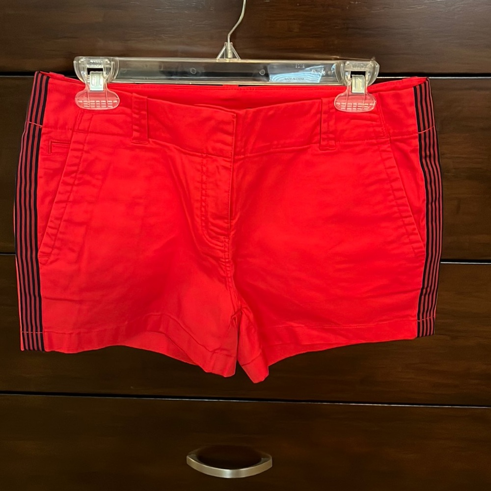 NWOT vineyard vines red shorts